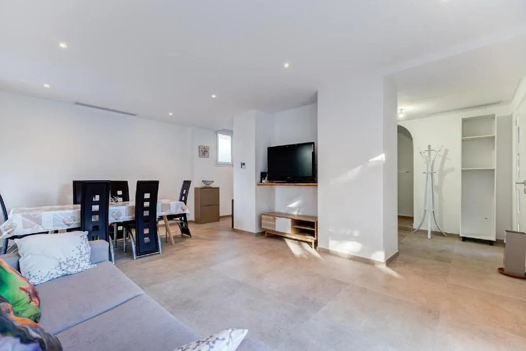 Vila Maison 6 Personnes Avec Jardin Et Parking Prive Nice