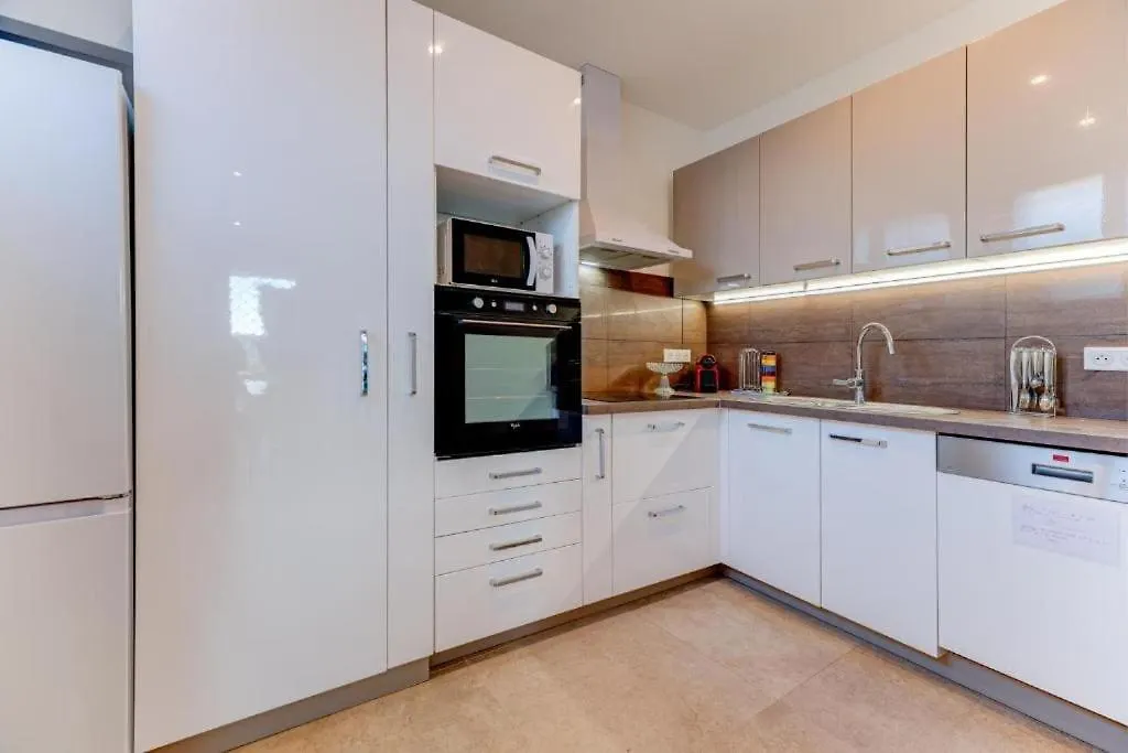 Vila Maison 6 Personnes Avec Jardin Et Parking Prive Nice Francie