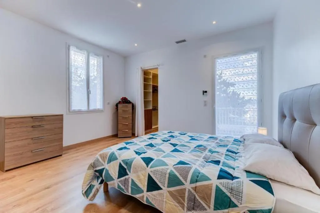 Maison 6 Personnes Avec Jardin Et Parking Prive Villa Nice 0*,  France
